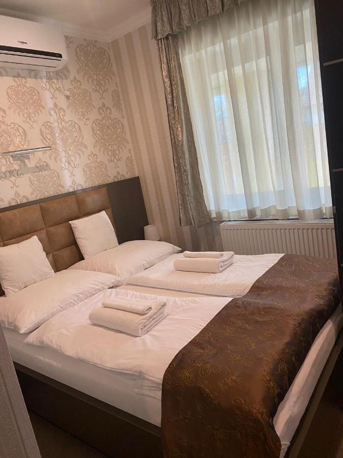 Blueline Motel Jászberény Eksteriør bilde