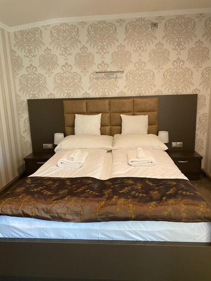 Blueline Motel Jászberény Eksteriør bilde